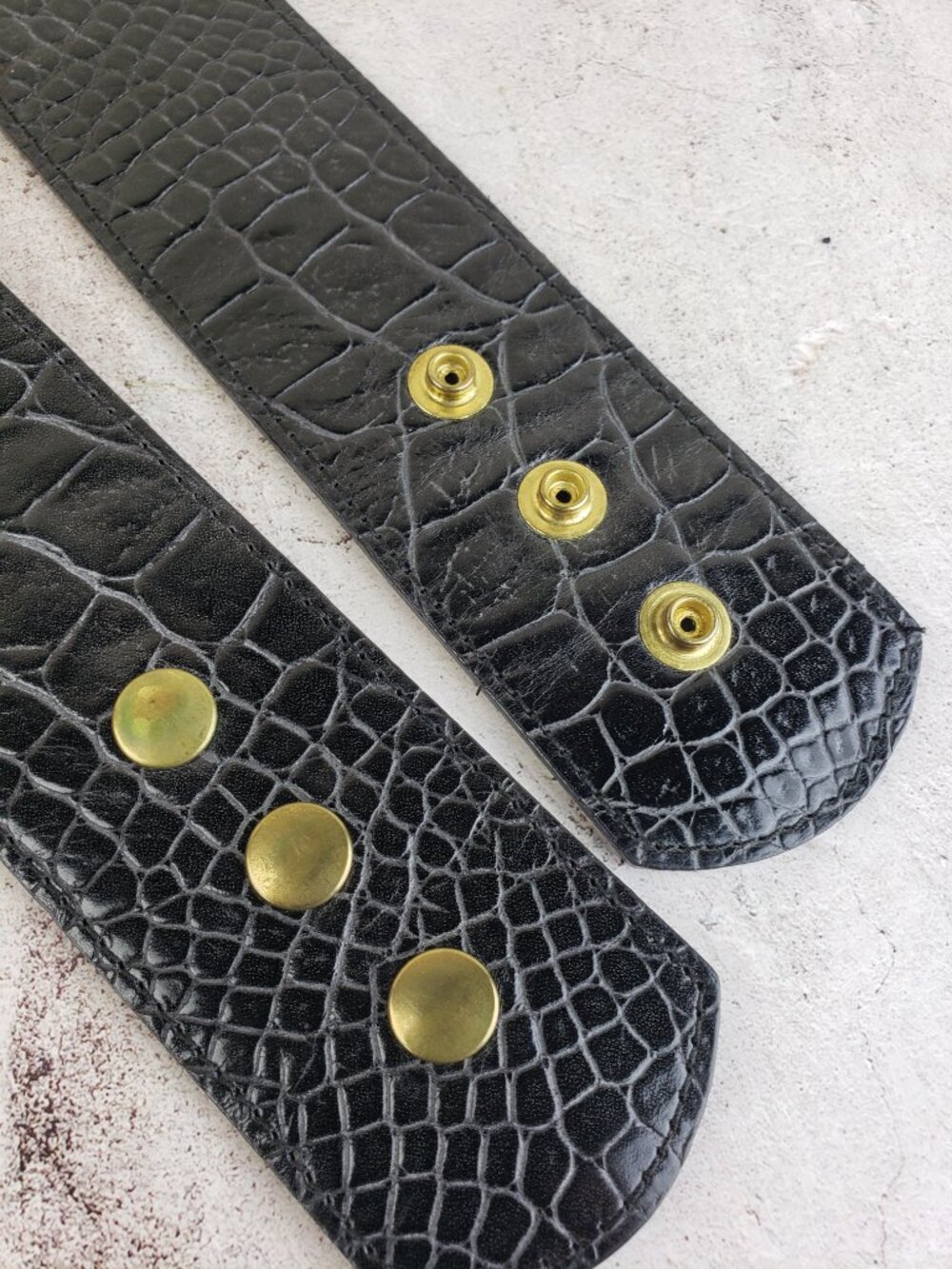 Vintage Streets Ahead Leather Belt Chic Embossed Art Deco Gold Hardware D-Rings - Picture 9 of 12